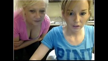 MOTHER AND DAUGHTER SHOW TITS ON CAM - instagramcamgirl.com