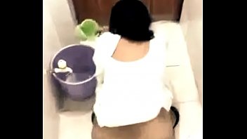 Muslim big ass aunty peeing hidden cam