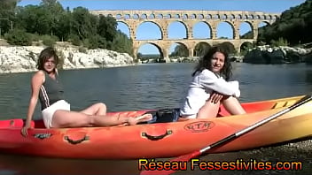 Le canoë au Pont du Gard pour deux filles en couche